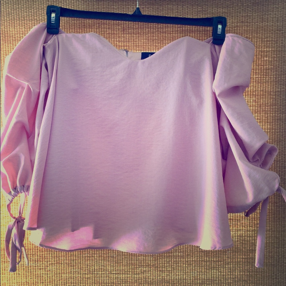 DO+BE Blush Pink off the shoulder top. Size: L